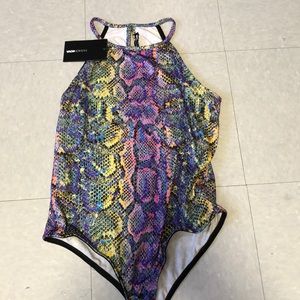 Fashion nova snakeskin bodysuit size xL